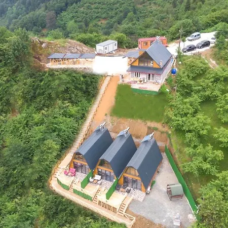 샬레 Kartal Tepesi & Restaurant *