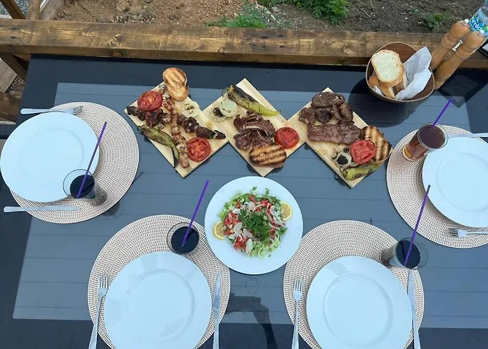 샬레 Kartal Tepesi & Restaurant *