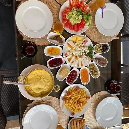 Kartal Tepesi & Restaurant Alpesi faház *