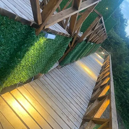 Kartal Tepesi & Restaurant Alpesi faház *