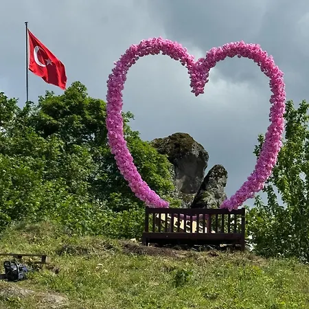 Kartal Tepesi & Restaurant Chalet Trabzon